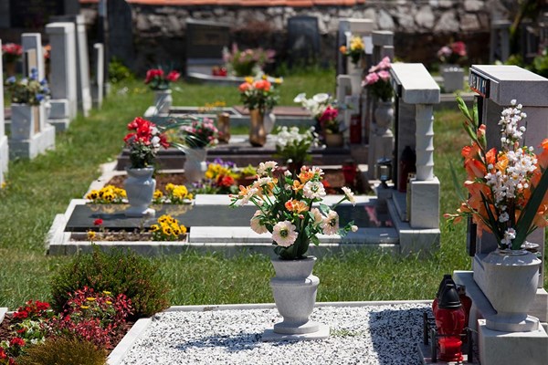 Memorial Vases Cemetery Vases Dignity Funerals
