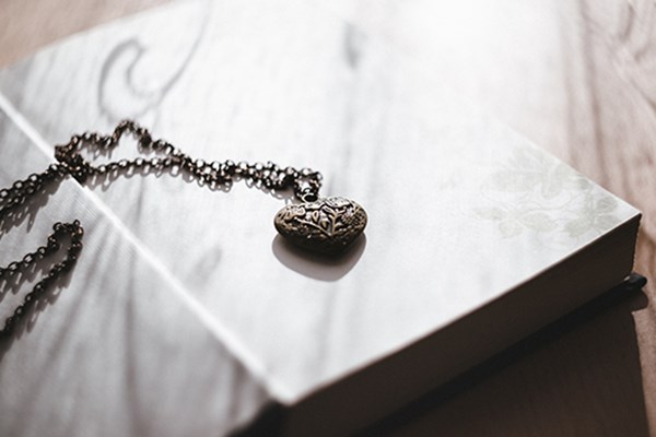 Memorial jewellery Dignity