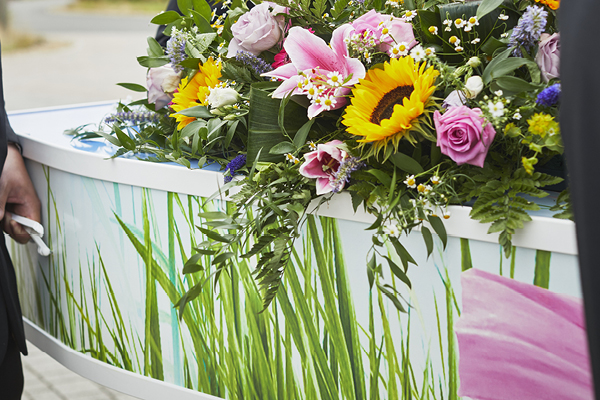 A DECORATIVE AND PICTURE COFFIN | Dignity Funerals