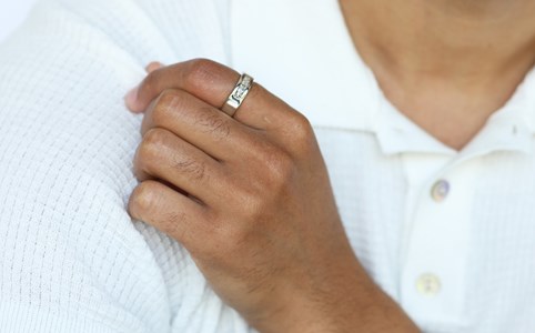 Men's memorials ring